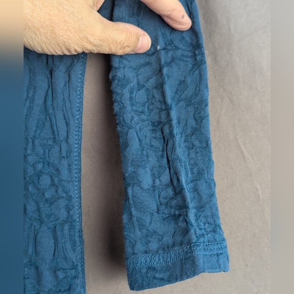 Tribal Y2K 3/4 Sleeve Shirt Size Small Partially Sheer With one Flaw - Picture 11 of 13